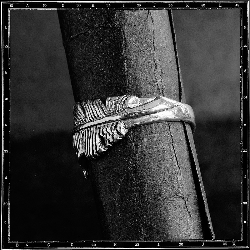 FEATHER RING - SMALL