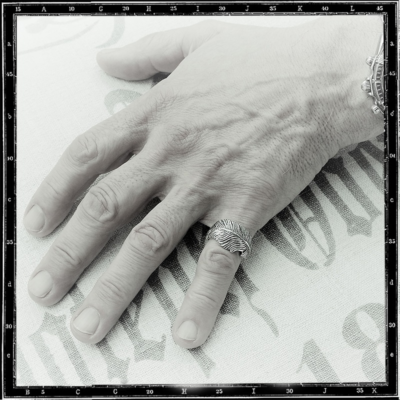 FEATHER RING - SMALL