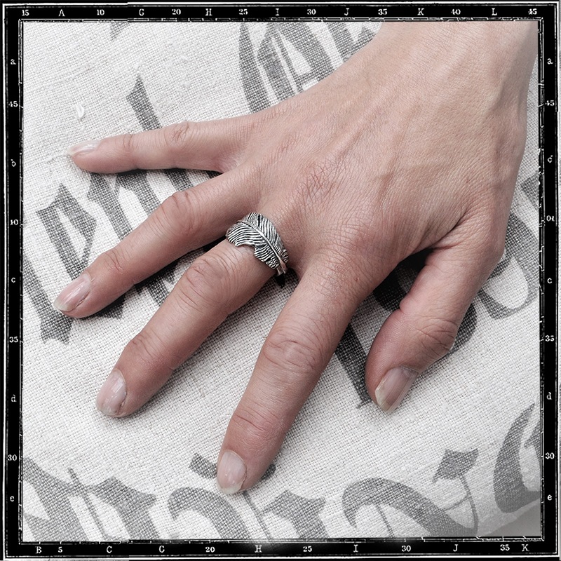 FEATHER RING - SMALL