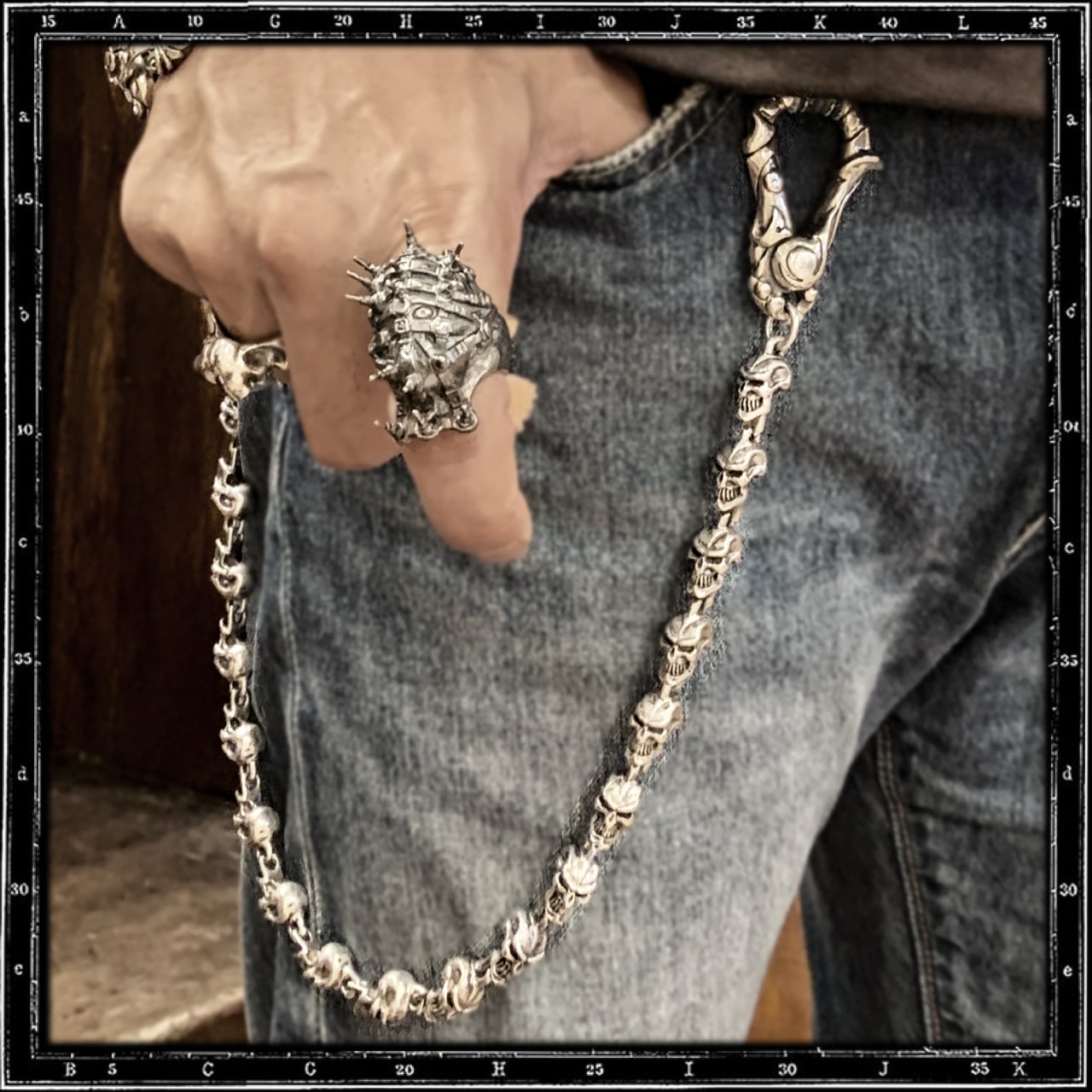 GRIN SKULL WALLET CHAIN