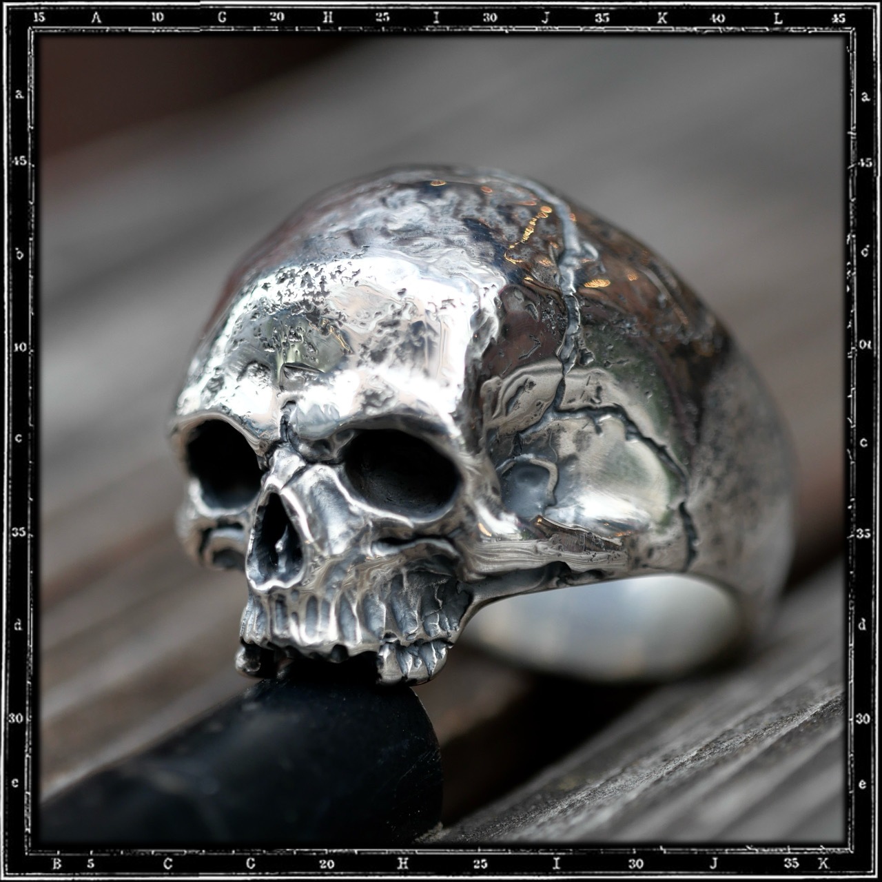 XX OSSUARY SKULL RING - MEDIUM