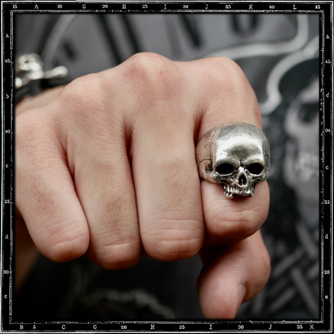 XX OSSUARY SKULL RING - MEDIUM