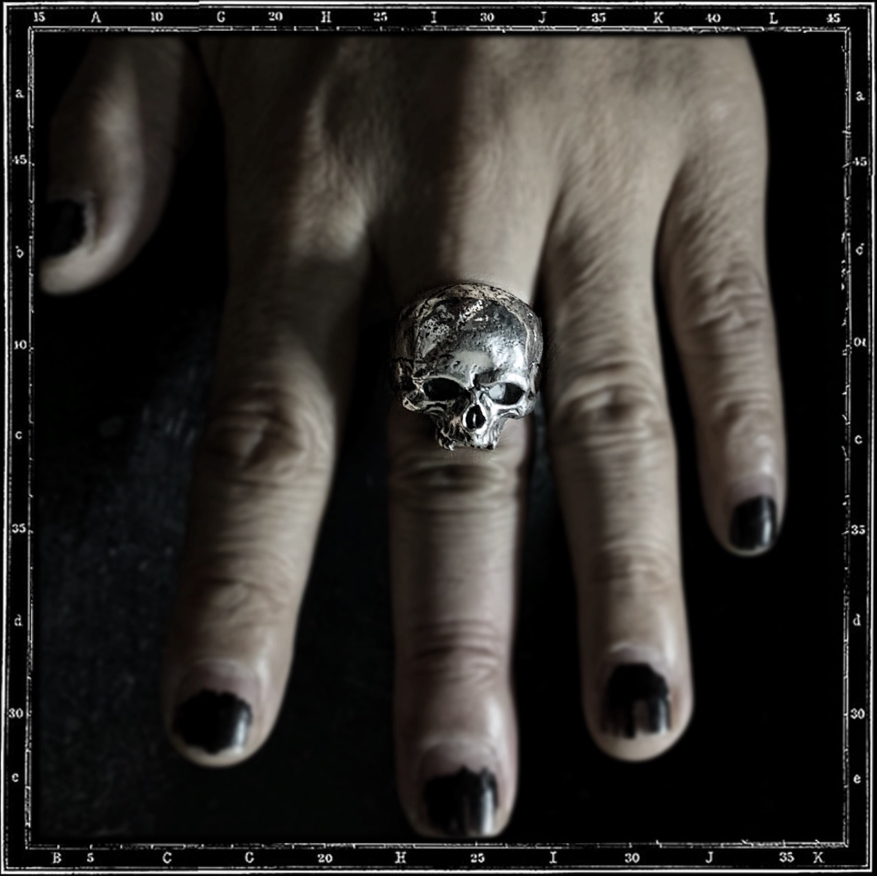 XX OSSUARY SKULL RING - MEDIUM