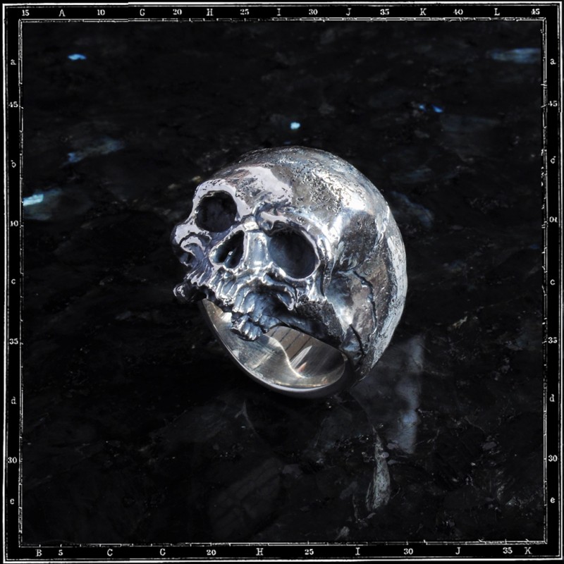 XX OSSUARY SKULL RING - MEDIUM