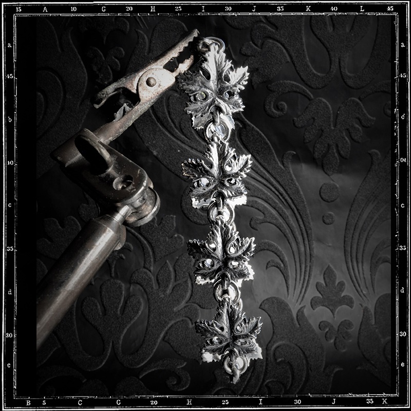 VINE LEAF LINK BRACELET