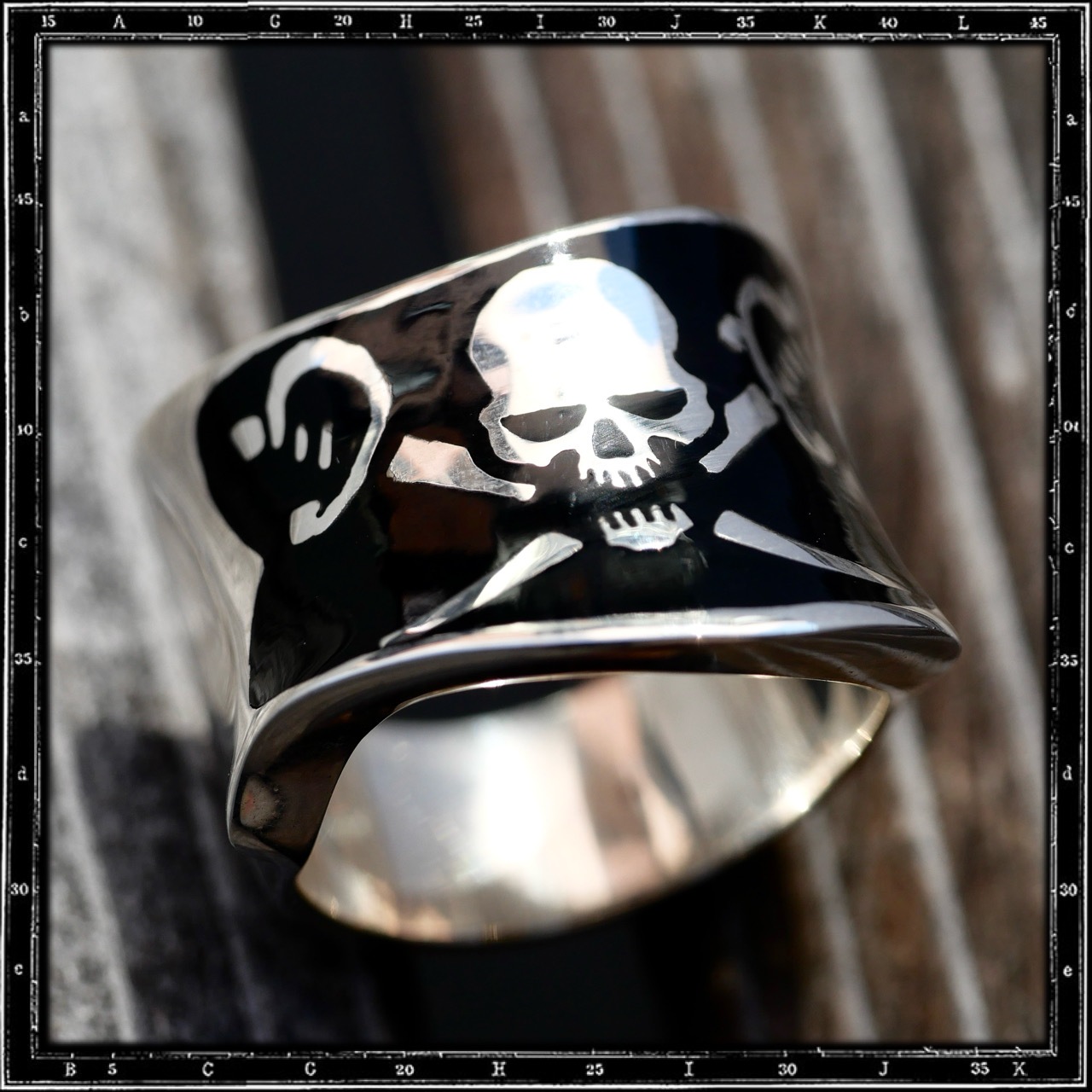 PIRATE FLAG RING
