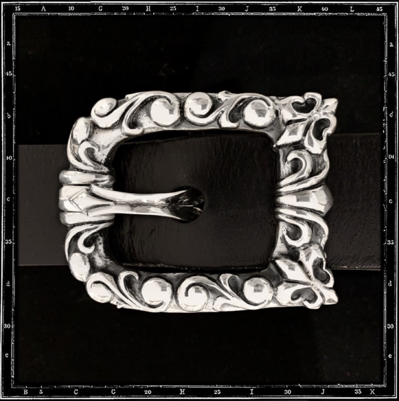 TUDOR BELT BUCKLE