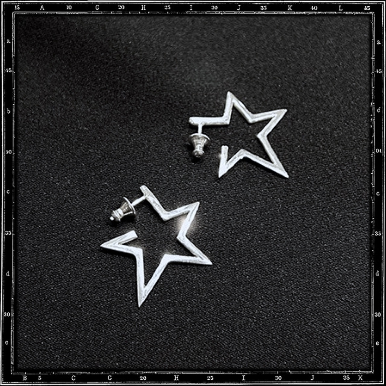 HOLLOW STAR HOOP EARRING