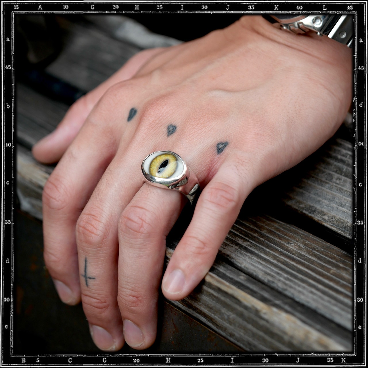 PLAIN EYE RING