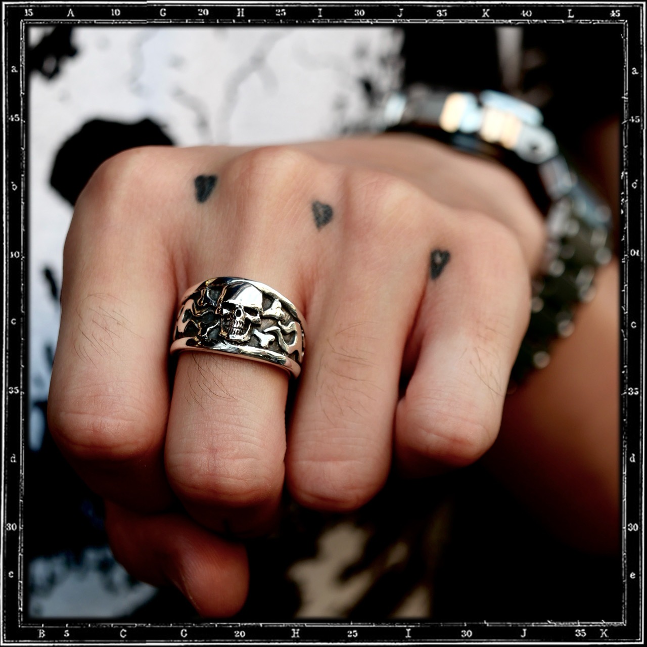 SKULL & CROSSBONE CLASSIC RING