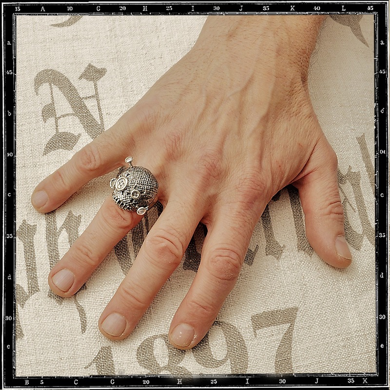 VOODOO RAG DOLL RING