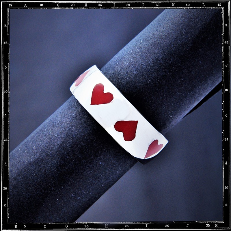 ENAMEL 8 HEARTS RING - SMALL