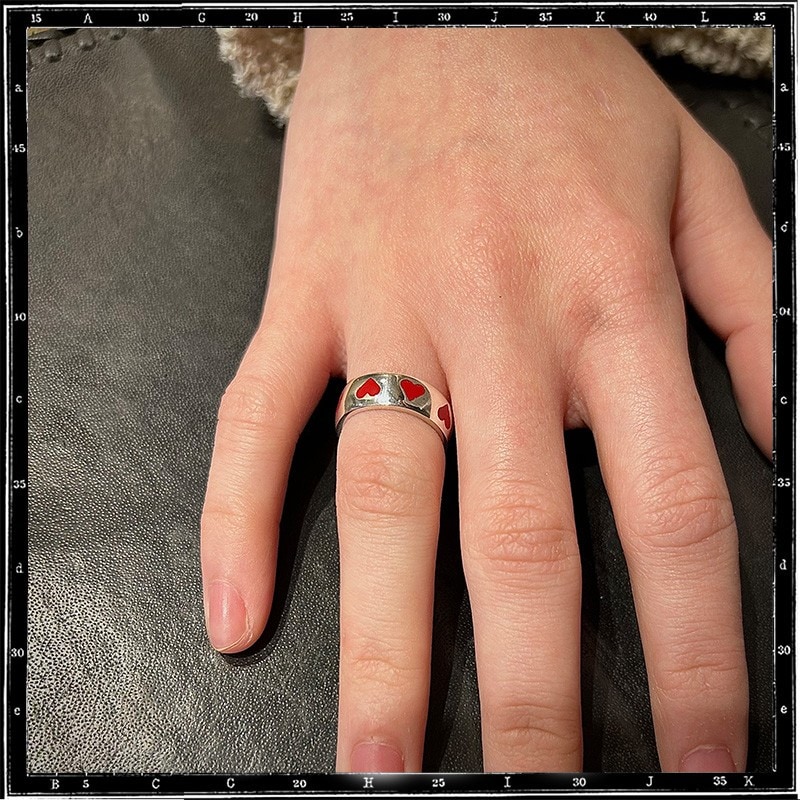 ENAMEL 8 HEARTS RING - SMALL