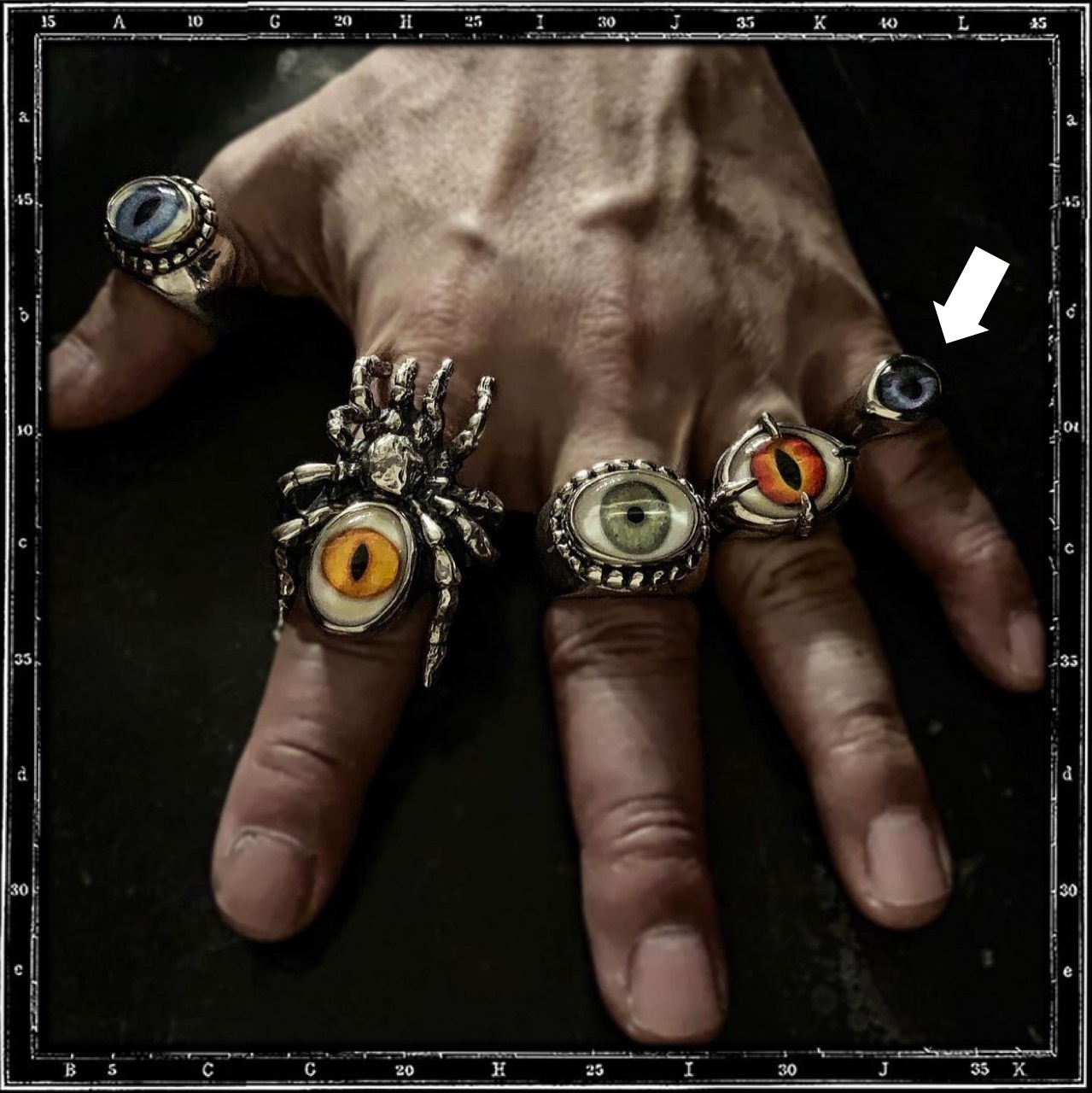 SMALL ROUND EYE RING