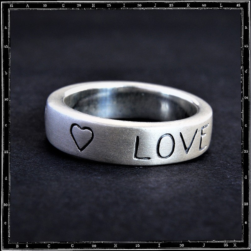 LOVE BAND WITH 5 ENGRAVED HEART RING / JP17 ONLY
