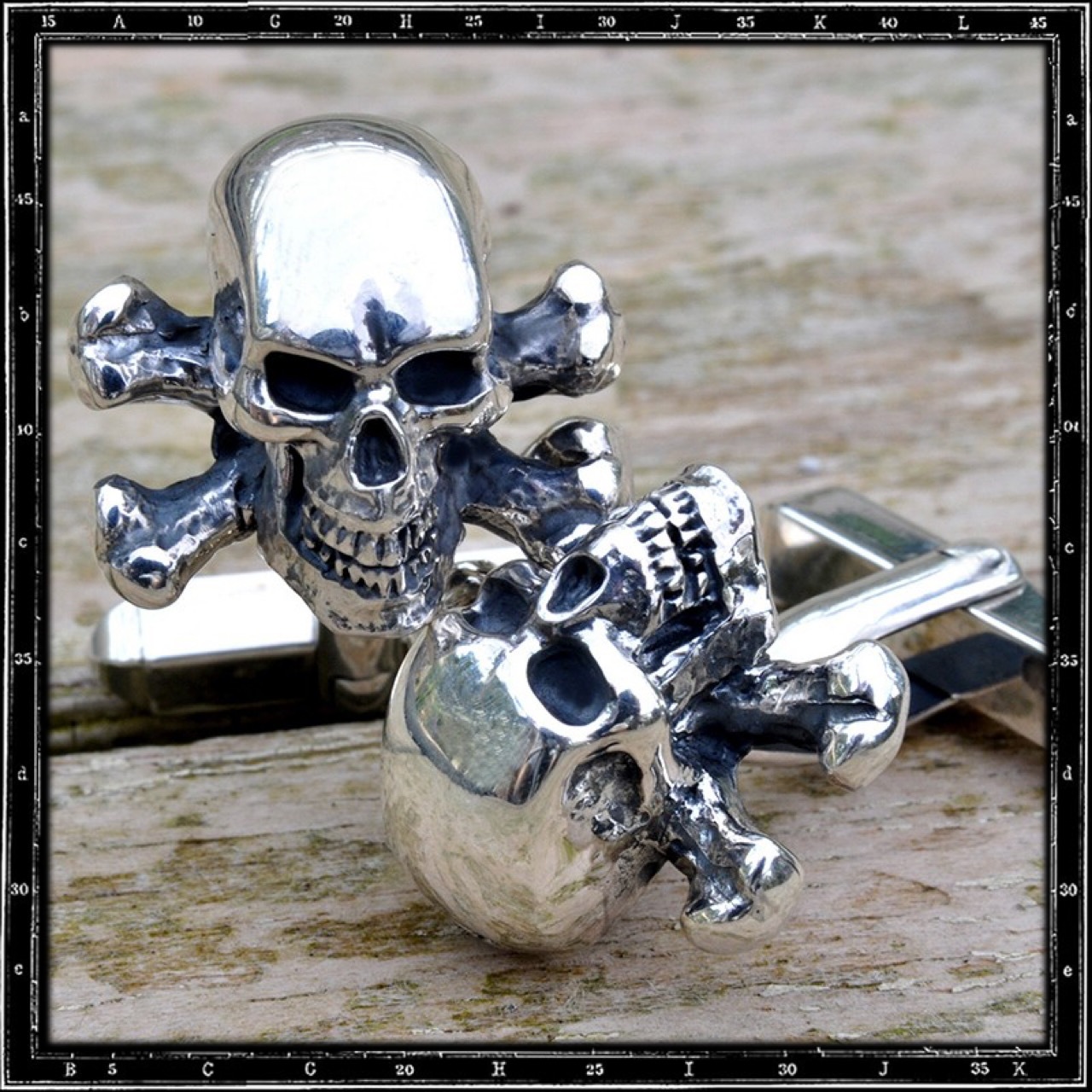 SKULL & CROSSBONES 3D CUFFLINKS