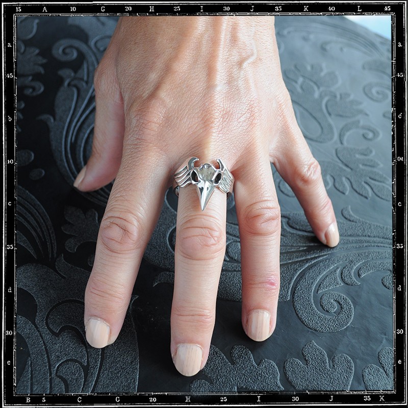 SMALL WINGED BIRD SKULL RING