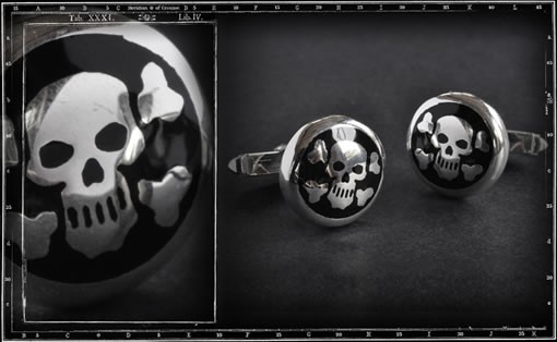 SKULL & CROSSBONES CUFFLINKS - ENAMEL
