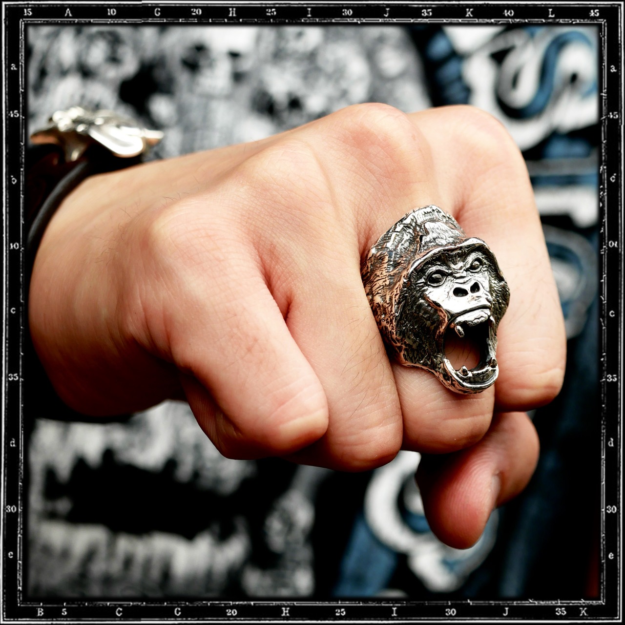 GORILLA RING