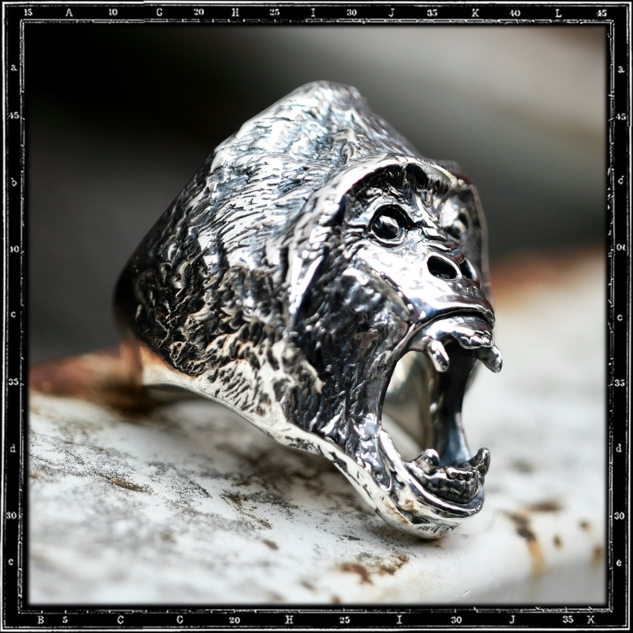 GORILLA RING