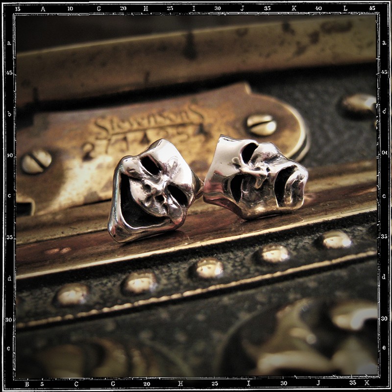 COMEDY & TRAGEDY STUDS