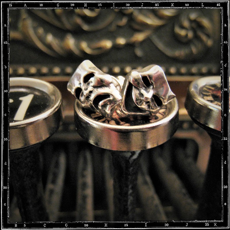 COMEDY & TRAGEDY STUDS