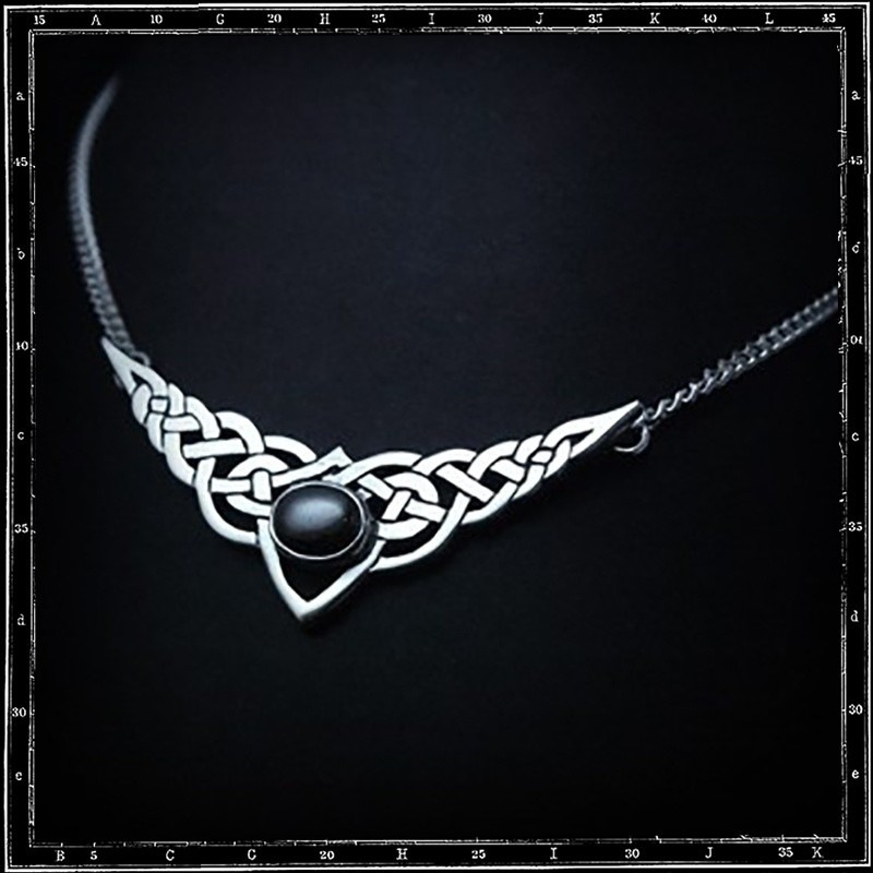 CELTIC AND STONE PENDANT WITH CHAIN