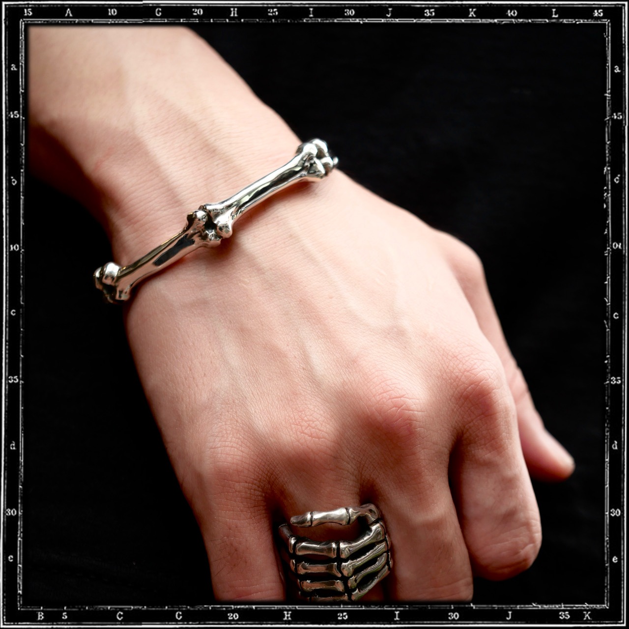 BONES BANGLE BRACELET | クレイジーピッグ公式オンラインストア