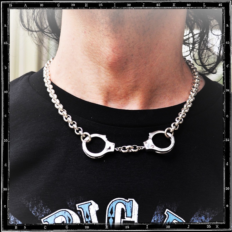 HANDCUFF NECKLACE