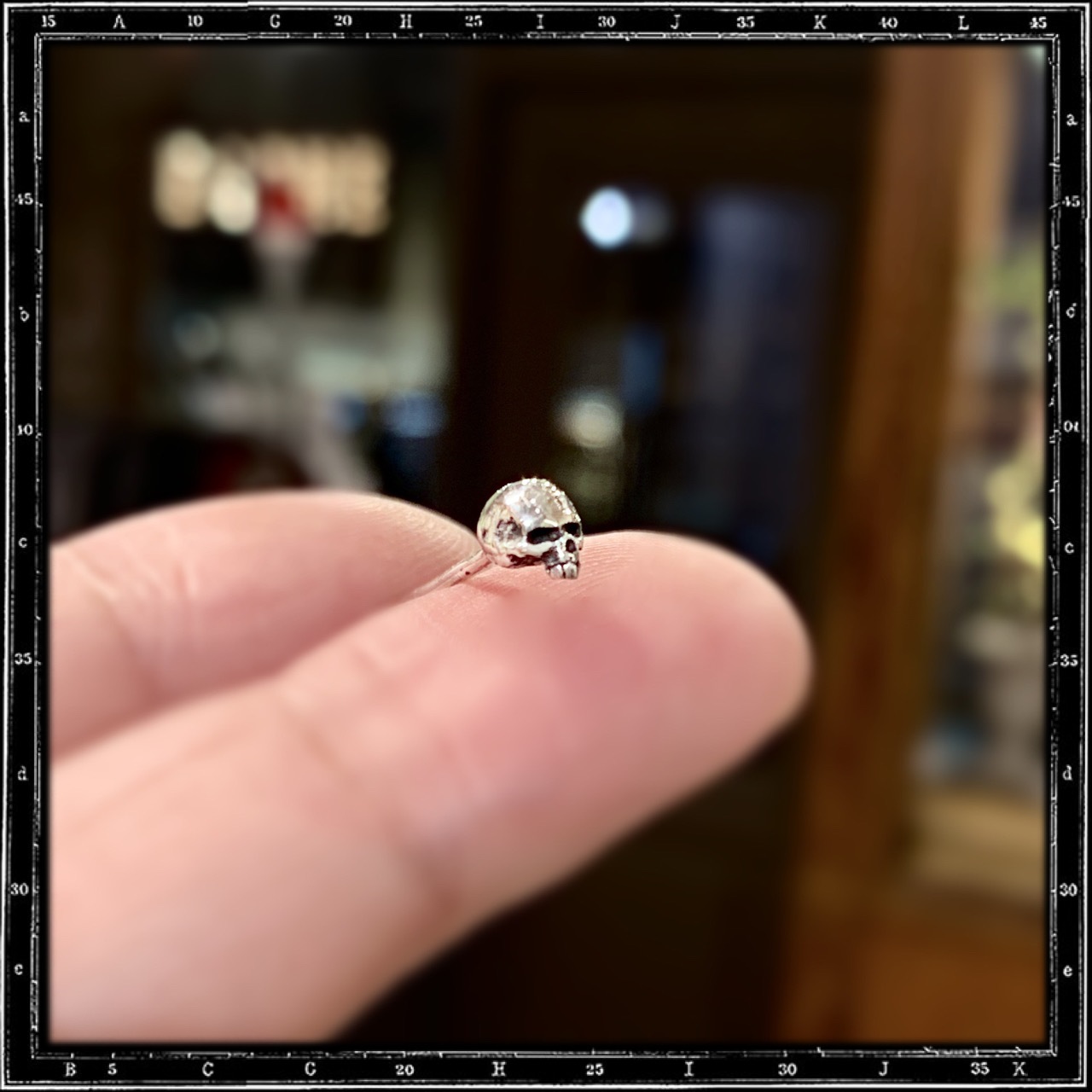 MINI SKULL STUD EARRING