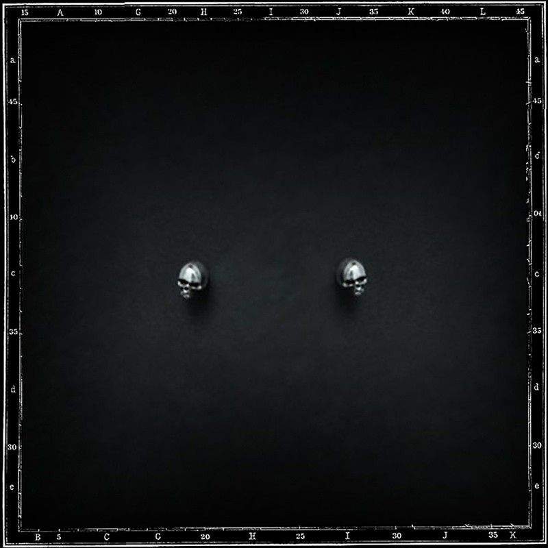 MINI SKULL STUD EARRING