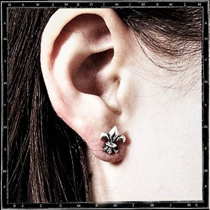 FLEUR DE LYS STUD EARRING
