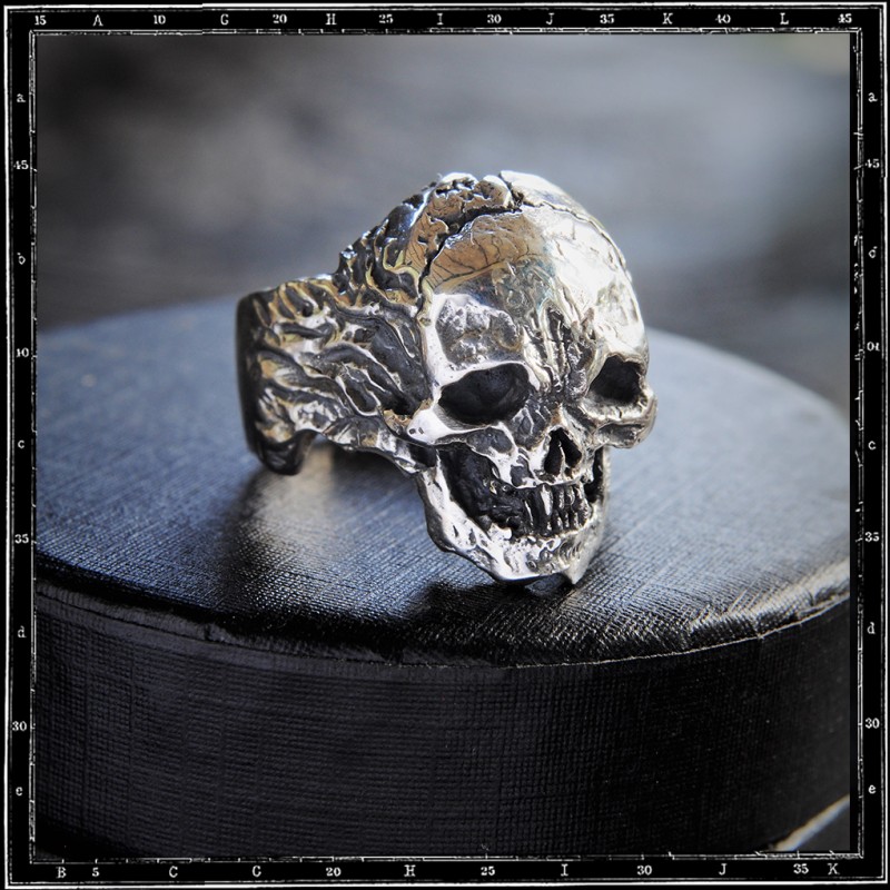 BANSHEE SKULL RING