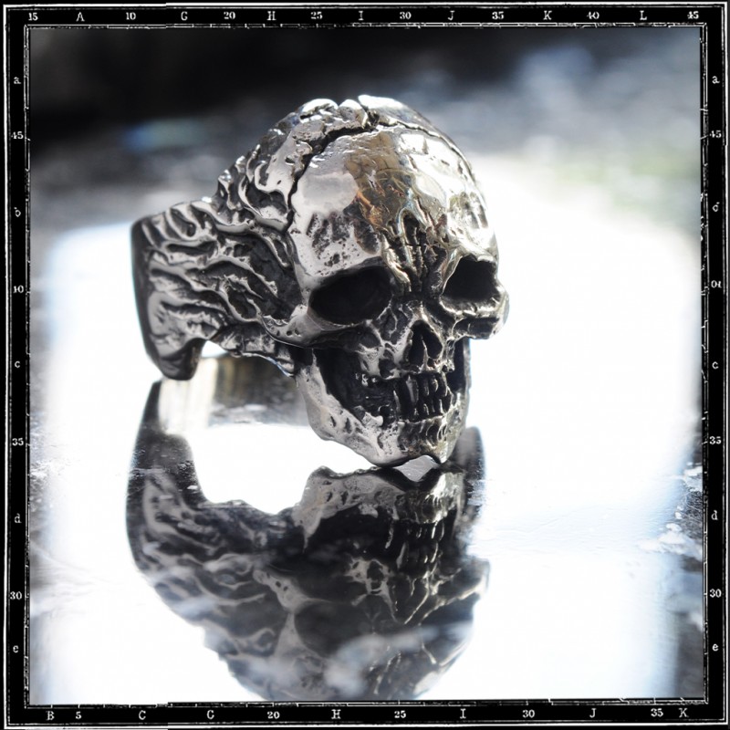 BANSHEE SKULL RING