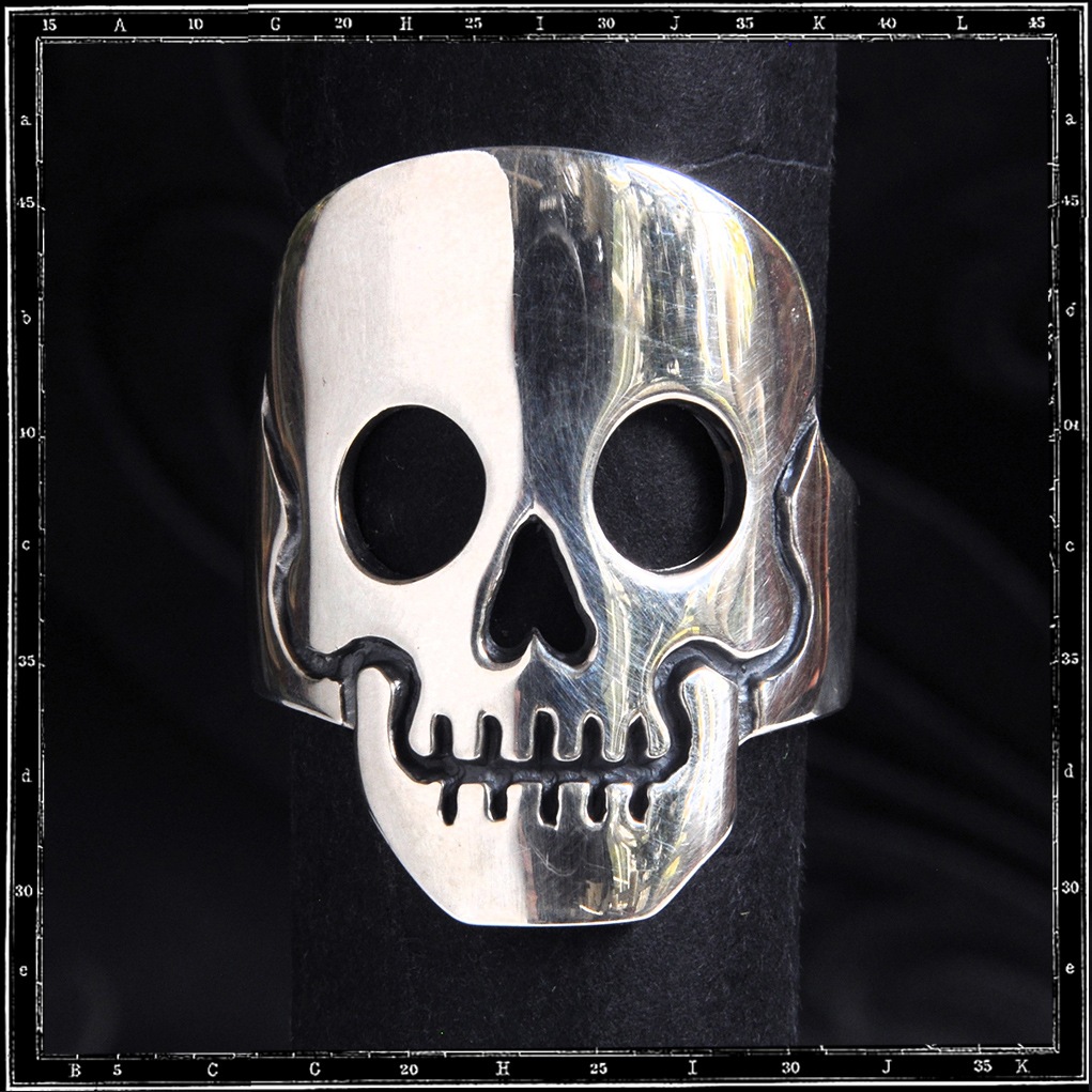 SKULL MASK RING
