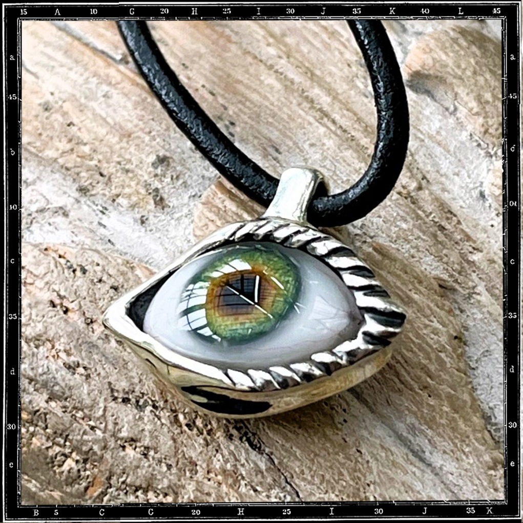 LASH EYE PENDANT - SMALL