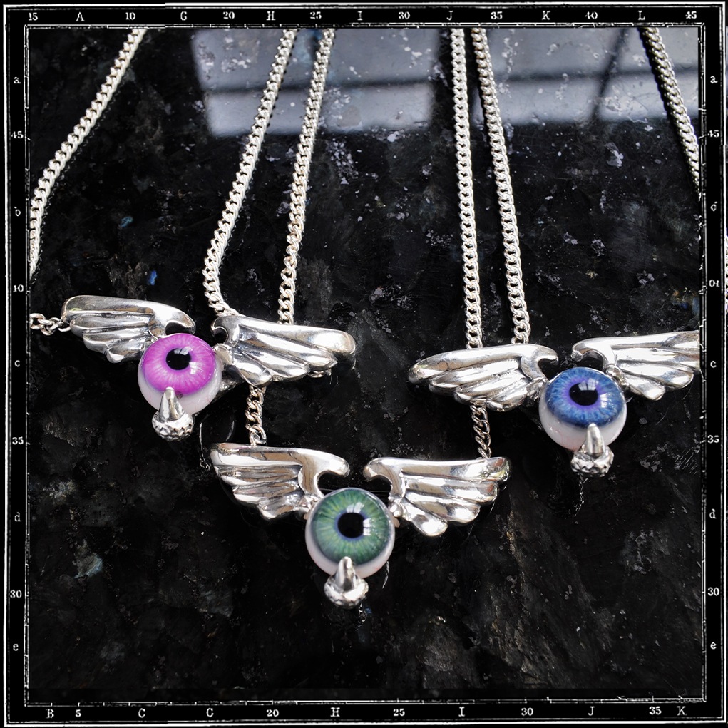 WINGED BALL EYE NECKLACE