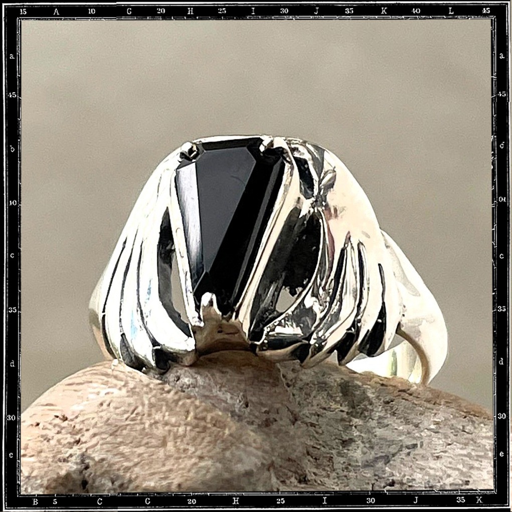 COFFIN STONE RING