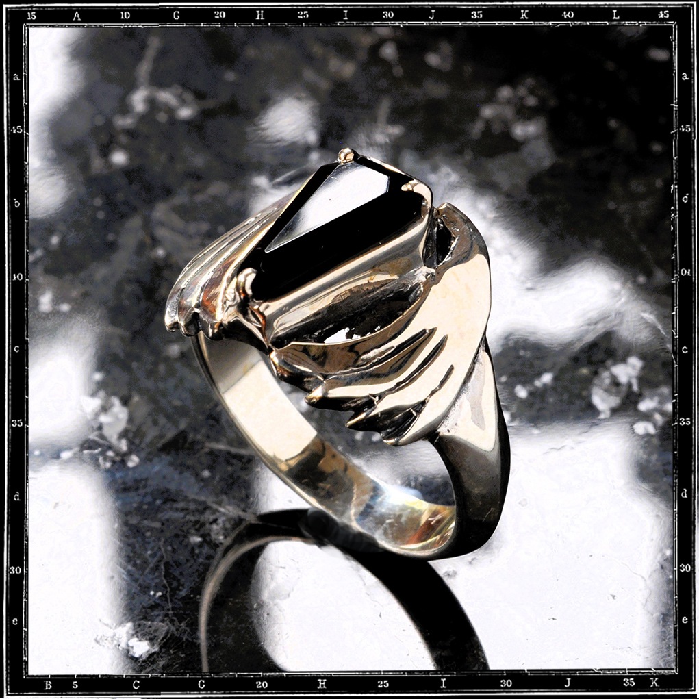 COFFIN STONE RING