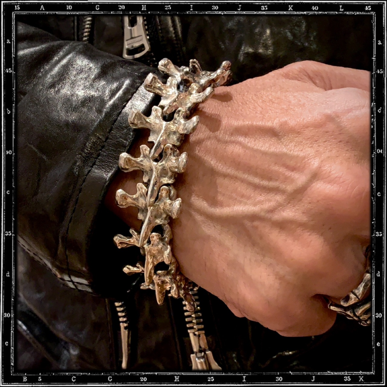 SPINE LINK BRACELET - LARGE