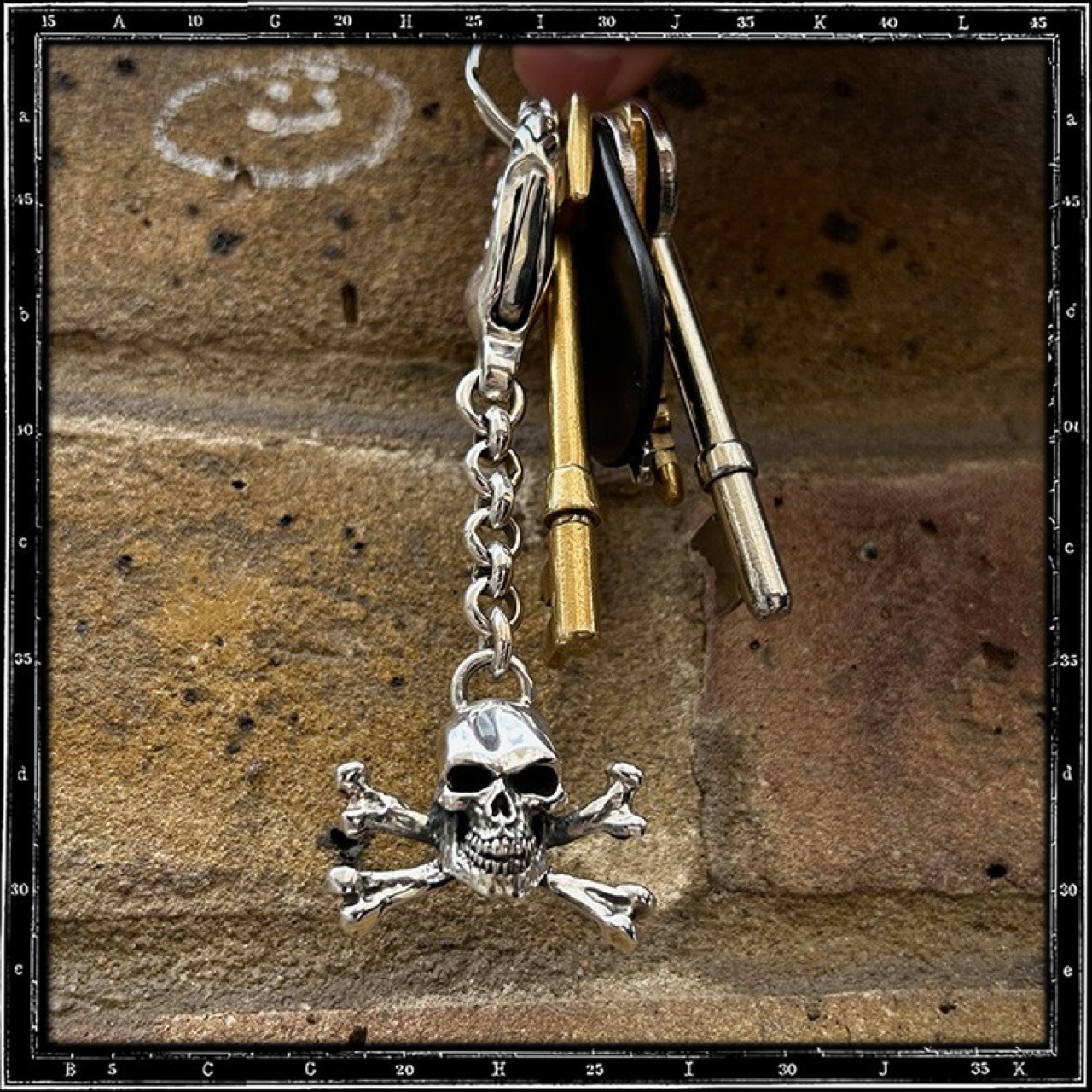 SKULL & CROSSBONES KEYRING | クレイジーピッグ公式オンラインストア