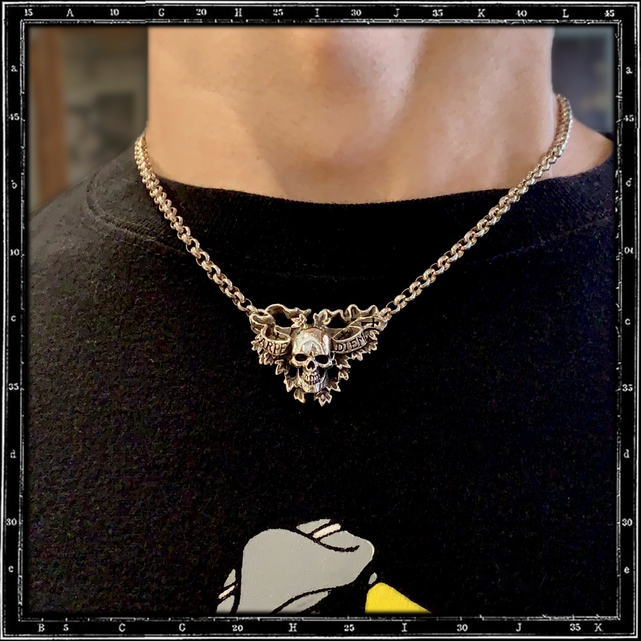 CARPE DIEM SKULL NECKLACE