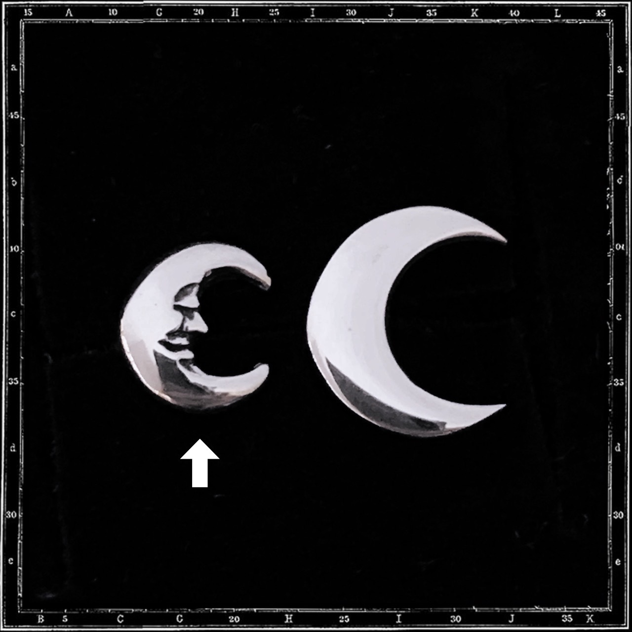 MOON STUD EARRING - FACE