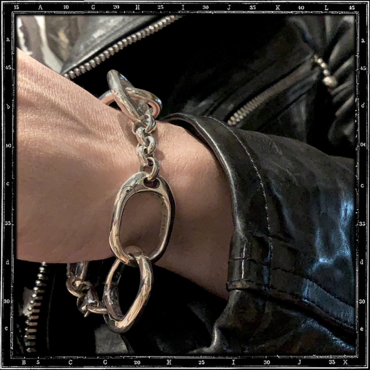 HANDCUFF BRACELET - LARGE