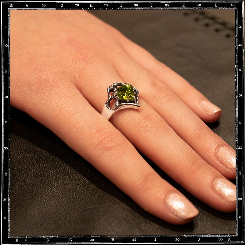 CORAZON HEART STONE RING