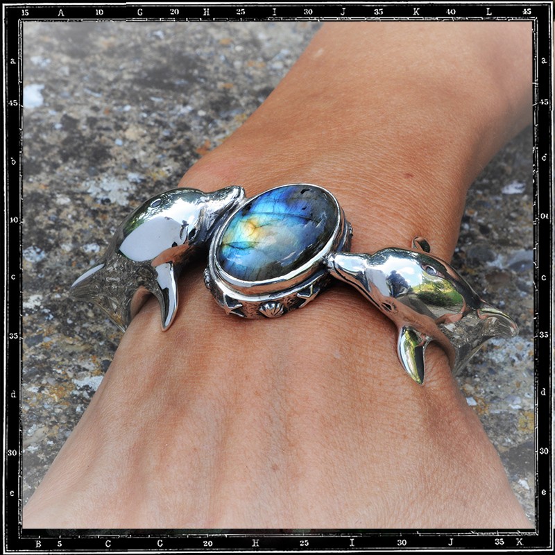 DOLPHIN STONE BRACELET