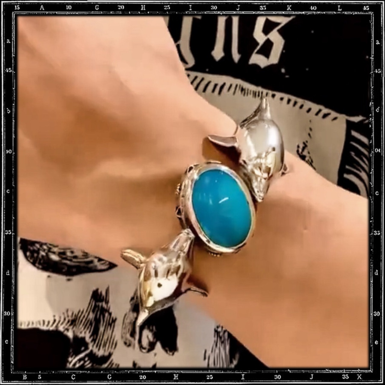 DOLPHIN STONE BRACELET