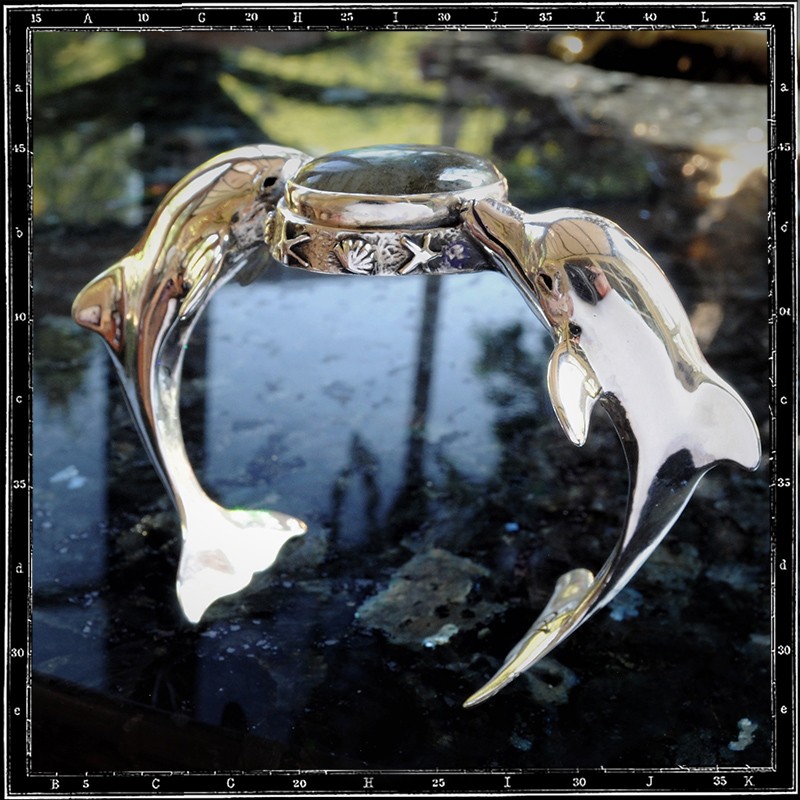 DOLPHIN STONE BRACELET