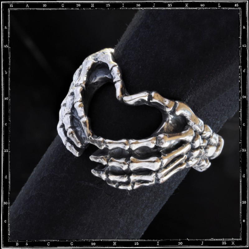 HANDS OF LOVE RING