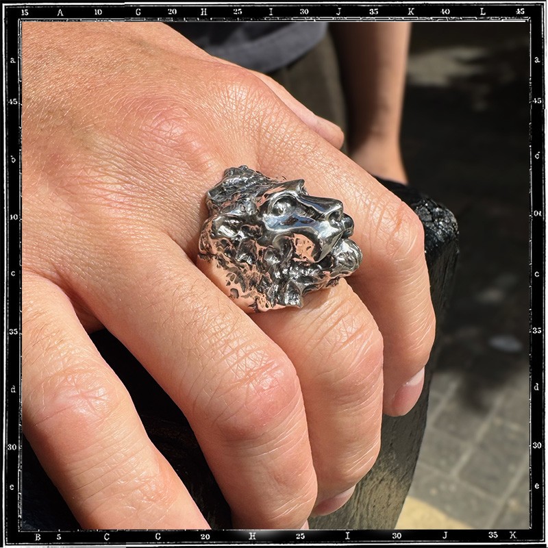 LION HEAD RING - SMALL/NEW